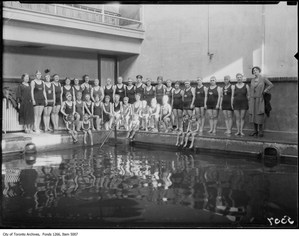 Toronto Ladies Swimming Club, group, Harrison Baths. - April 18, 1925